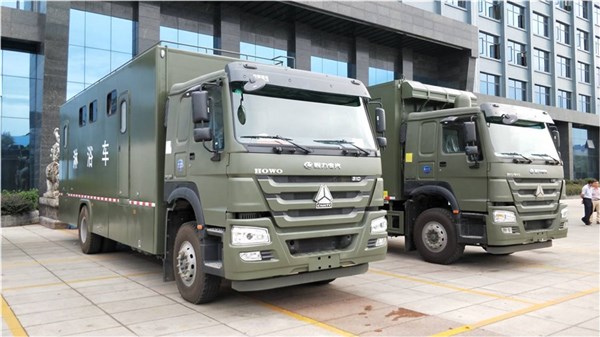 重汽豪沃24人宿營(yíng)車(chē)