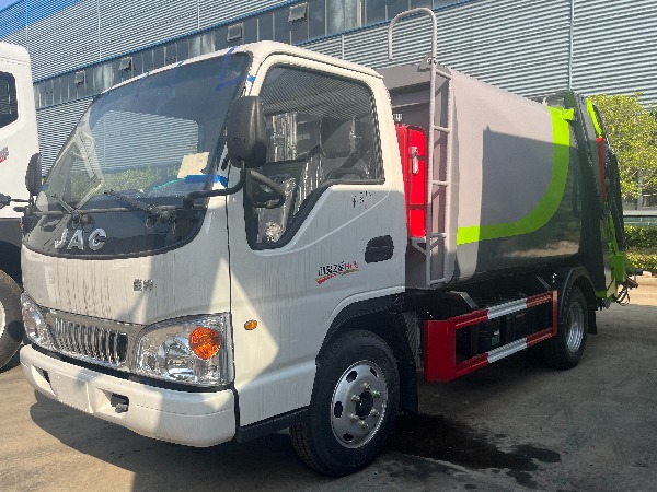 藍(lán)牌江淮壓縮式垃圾車(chē)